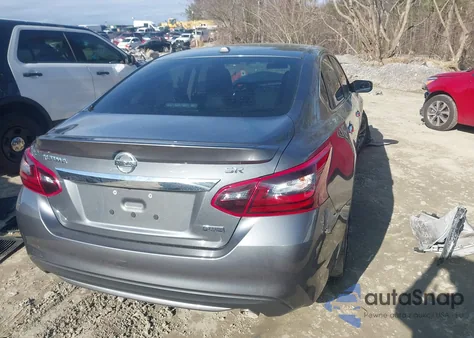 2018 Nissan Altima 2.5 Sr z USA, uszkodzony, nr VIN 1N4AL3AP2JC147421